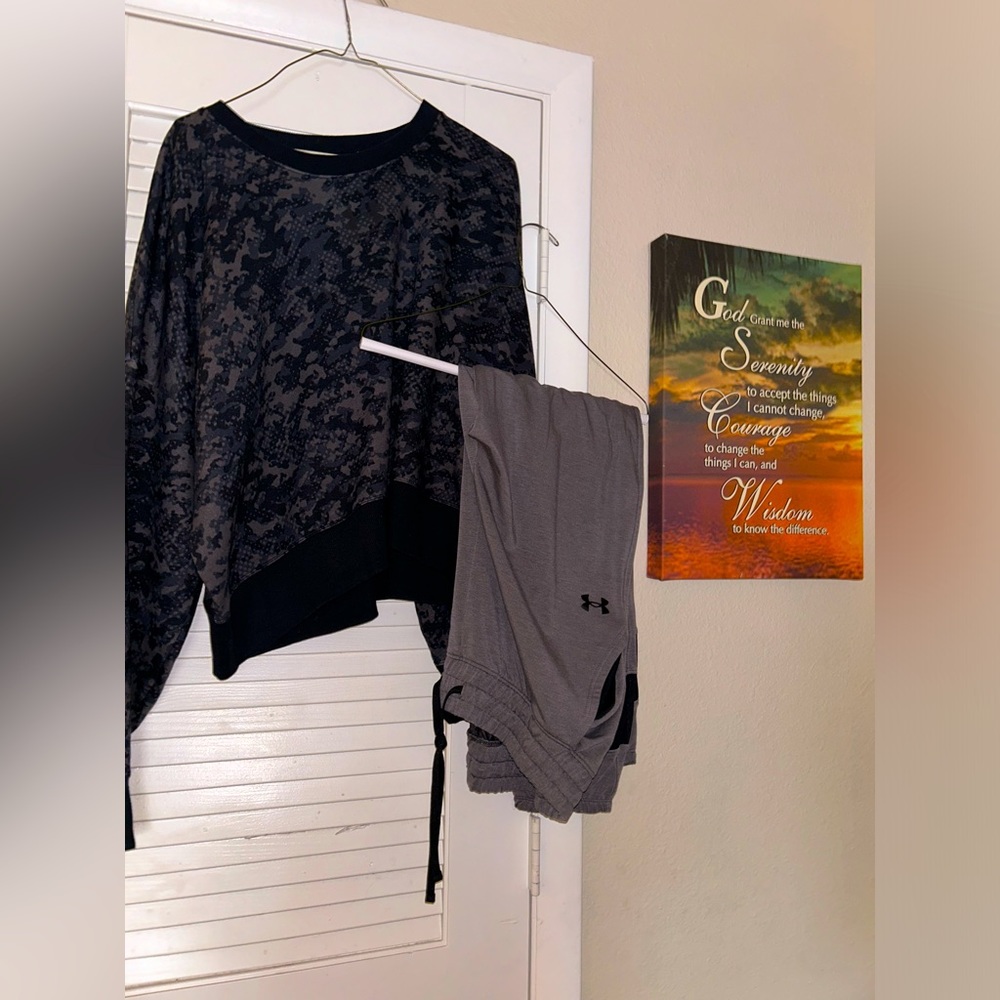 Under armor 2 peice.